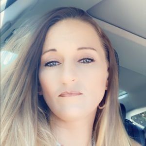 Meet your Posher, Alicia